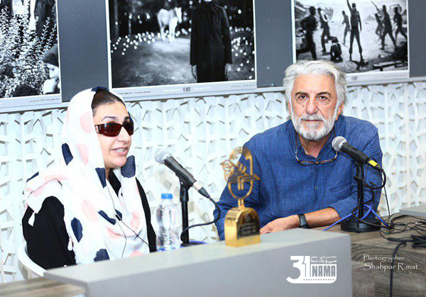 رضا کیانیان قصر شیرین را برای نابینایان صوتی کرد