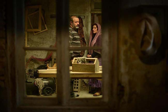 نقد فیلم "بنفشه آفریقایی"ساخته "مونا زندی" / همه چیز جای خودش African Violet 2019 (2).jpg