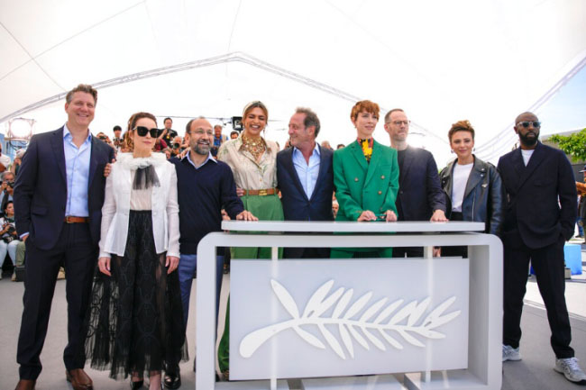 Cannes Jury Press Conference 2022 photocall5.jpg