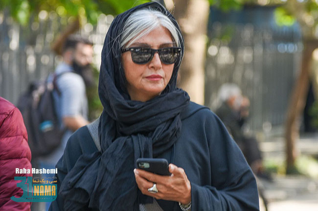 گزارش تصویری اختصاصی از مراسم تشییع "داریوش مهرجویی" و همسرش "وحیده محمدیفر" Daryoshvahide (9).jpg