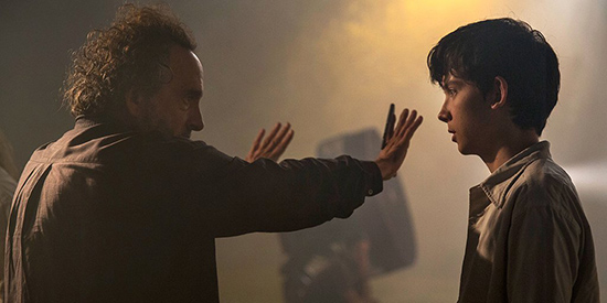 نگاهی به فیلم خانه خانم پرگرین برای بچه های عجیب / آقای برتون با عروسکهایت جادو کن Miss_Peregrines_Home_for_Peculiar_Children_4.jpg