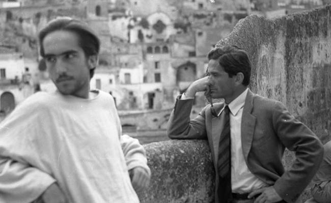 P.P.Pasolini-e-E.Irazoqui-set-de-Il-Vangelo-secondo-Matteo.jpg