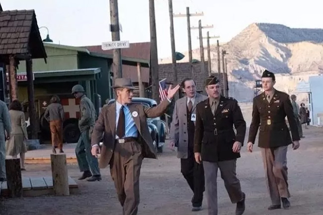 "اوپنهایمر" کریستوفر نولان Sinopsis-Film-Oppenheimer.jpg