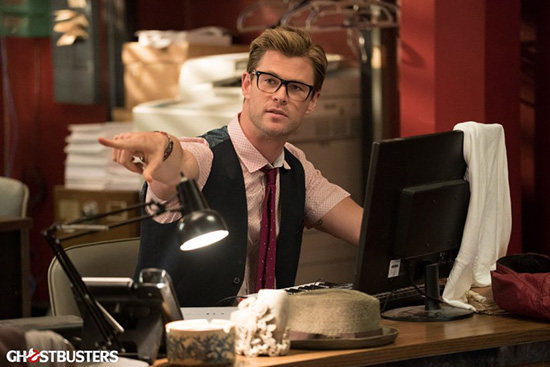 Still_of_Chris_Hemsworth_in_Ghostbusters.jpg