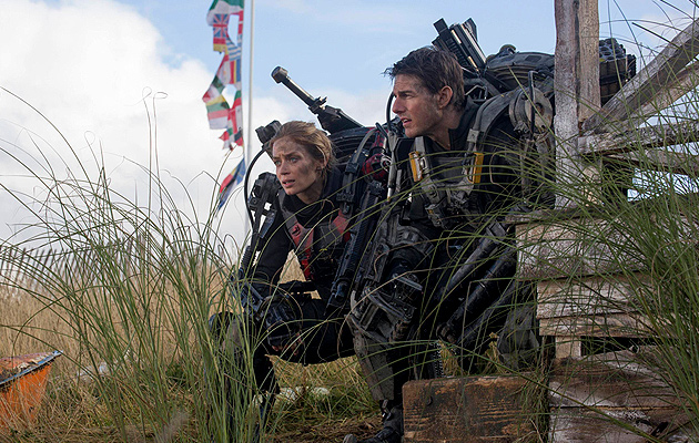 edge-of-tomorrow-tom-cruise-emily-blunt.jpg