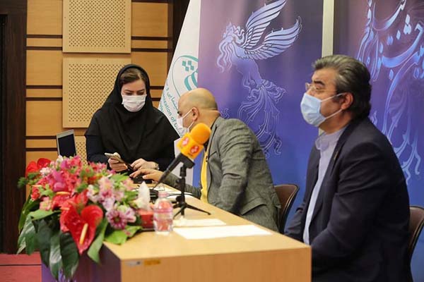 دبیر سی و نهمین جشنواره فیلم فجر در نشست خبری آنلاین photo_2020-12-05_16-58-05.jpg