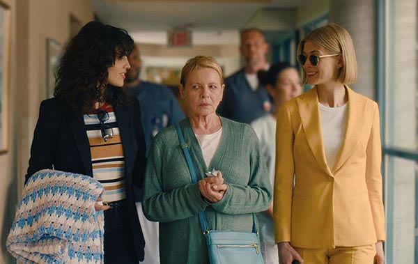 معرفی فیلم «من خیلی اهمیت میدهم» "I Care a Lot" photo_2021-01-22_22-45-23.jpg