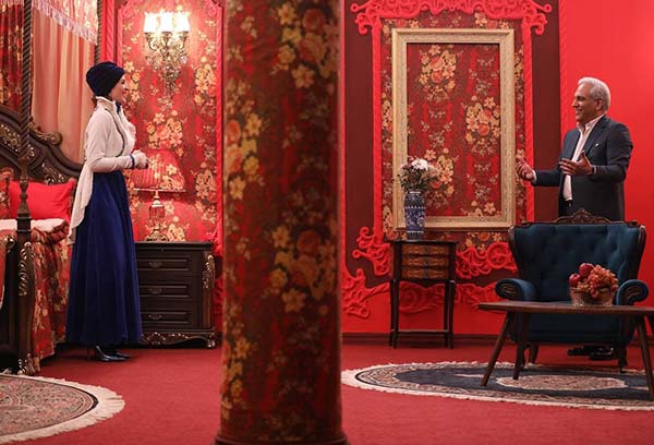 مهران مدیری با «دراکولا» در نوروز ۱۴۰۰ میآید photo_2021-03-15_11-27-42.jpg