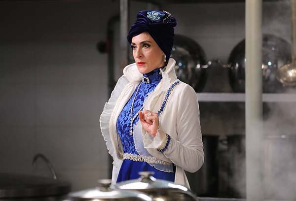 مهران مدیری با «دراکولا» در نوروز ۱۴۰۰ میآید photo_2021-03-15_11-27-43.jpg