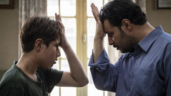 جواد عزتی در خورشید.jpg